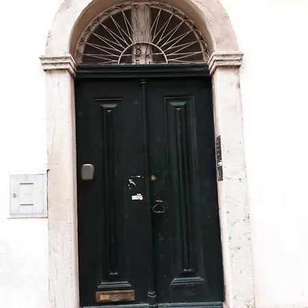 Charming Flat Appartamento Lisbona